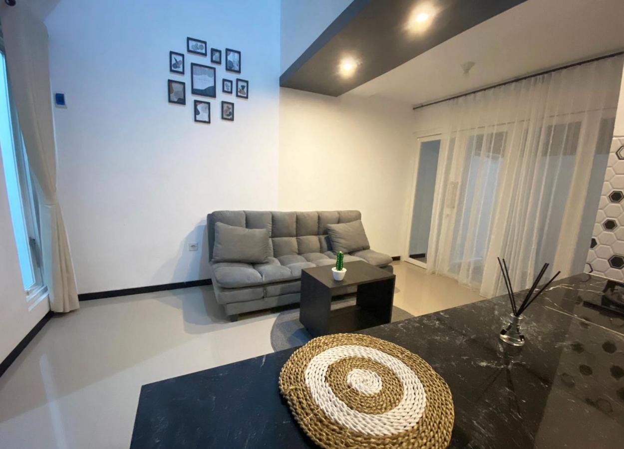 Villa Royal Arois Syariah Dekat Jatim Park 3 Tlekung Exterior photo